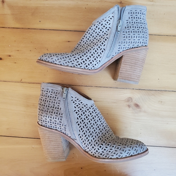 Jeffrey Campbell Medera Cutout Ankle Booties 6 - Picture 9 of 10